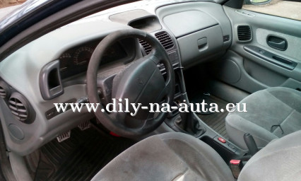 Renault Laguna sedan modrá na díly ČB / dily-na-auta.eu