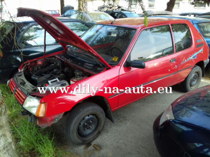 Peugeot 205 červená na náhradní díly ČB / dily-na-auta.eu