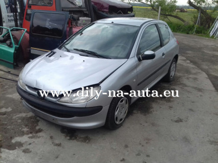 Peugeot 206 1.4hdi stříbrná na díly ČB / dily-na-auta.eu