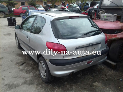 Peugeot 206 1.4hdi stříbrná na díly ČB / dily-na-auta.eu