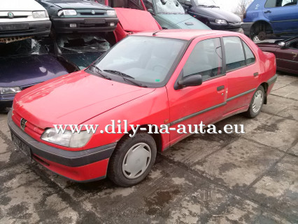 Peugeot 306 červená na náhradní díly Praha / dily-na-auta.eu