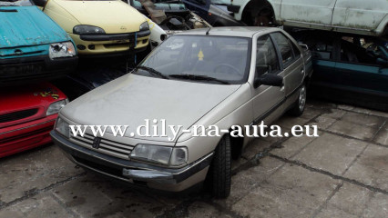 Peugeot 405 stříbrná na náhradní díly Praha