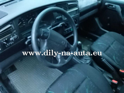 VW Golf modrá na náhradní díly Praha / dily-na-auta.eu
