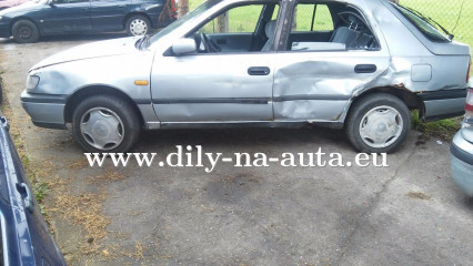 Nissan Sunny stříbrná na náhradní díly ČB