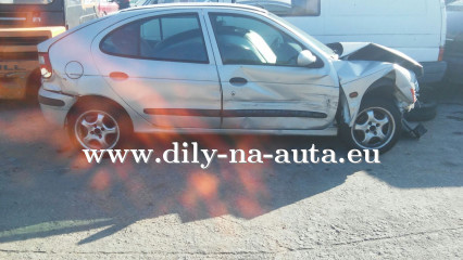 Renault Scenic stříbrná na díly ČB / dily-na-auta.eu