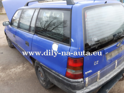 Opel Astra caravan modrá na díly Brno / dily-na-auta.eu