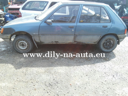 Peugeot 205 modrá na díly Plzeň