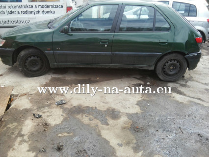 Peugeot 306 tmavě zelená na díly Plzeň