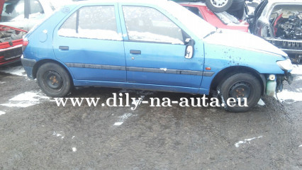 Peugeot 306 světle modrá na díly Plzeň / dily-na-auta.eu