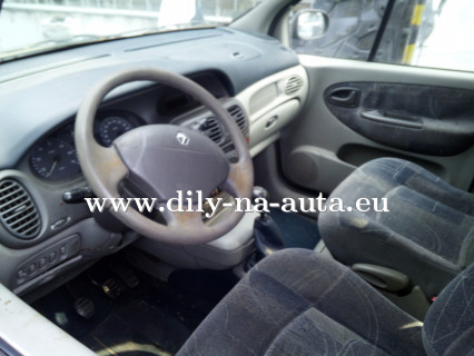 Renault Scenic šedá - díly z tohoto vozu / dily-na-auta.eu