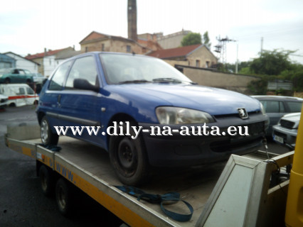 Peugeot 106 modrá - díly z tohoto vozu