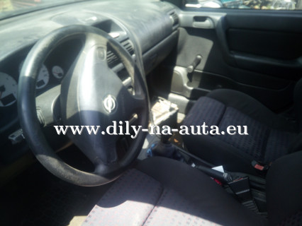 Opel Astra caravan modrá - díly z tohoto vozu / dily-na-auta.eu