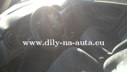 Renault Megane zelená - díly z tohoto vozu / dily-na-auta.eu