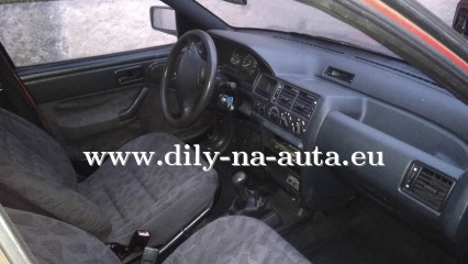 Ford Escort červená - díly z tohoto vozu / dily-na-auta.eu