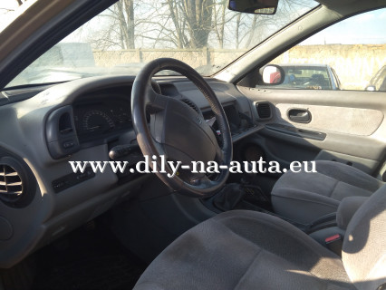 Renault Laguna zlatá - díly z tohoto vozu / dily-na-auta.eu