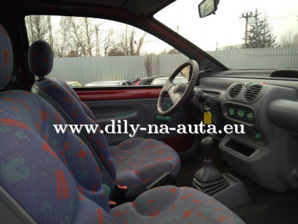 Renault Twingo vínová - díly z tohoto vozu / dily-na-auta.eu