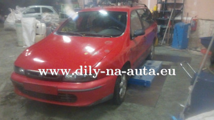 Fiat Marea červená - díly z tohoto vozu