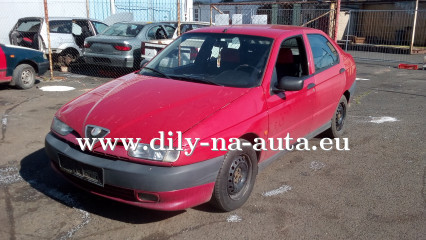 Alfa Romeo 146 červená - díly z tohoto vozu