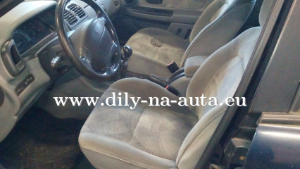 Renault Laguna kombi modrá - díly z tohoto vozu / dily-na-auta.eu