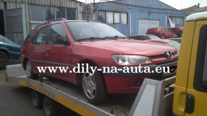 Peugeot 306 combi vínová - díly z tohoto vozu / dily-na-auta.eu