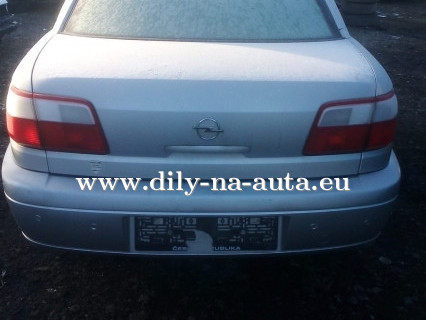 Opel Omega stříbrná na náhradní díly Pardubice / dily-na-auta.eu