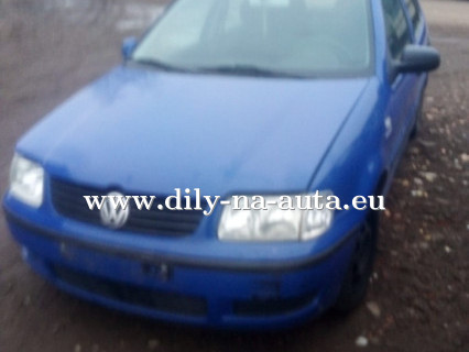 VW Polo modrá na náhradní díly Pardubice / dily-na-auta.eu