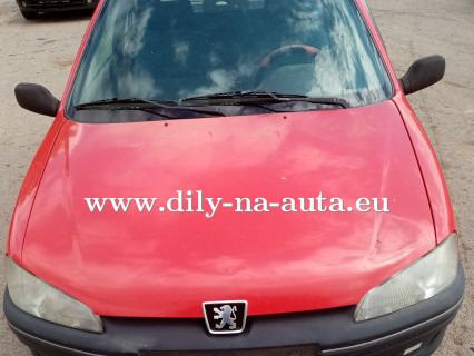 Peugeot 106 červená na díly Prachatice / dily-na-auta.eu