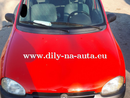 Opel Corsa červená na díly Prachatice / dily-na-auta.eu