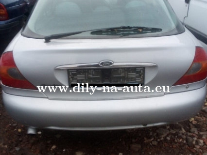 Ford Mondeo stříbrná na náhradní díly Pardubice / dily-na-auta.eu