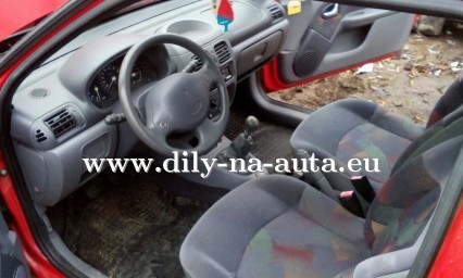 Renault Clio 1,2i červená na náhradní díly ČB / dily-na-auta.eu
