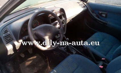 Peugeot 306 stříbrná na náhradní díly ČB / dily-na-auta.eu