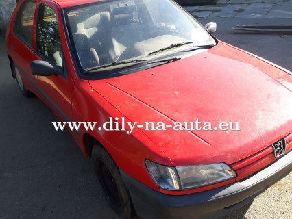 Peugeot 306 červená na díly České Budějovice / dily-na-auta.eu