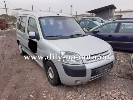 Citroen Berlingo stříbrná na náhradní díly Pardubice / dily-na-auta.eu