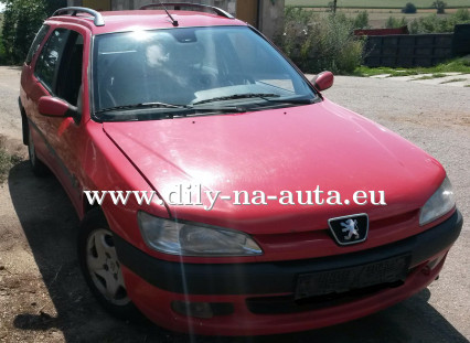 Peugeot 306 červená na díly České Budějovice / dily-na-auta.eu