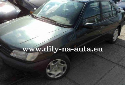 Peugeot 306 zelená na náhradní díly Praha