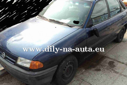 Opel Astra modrá na náhradní díly Praha / dily-na-auta.eu