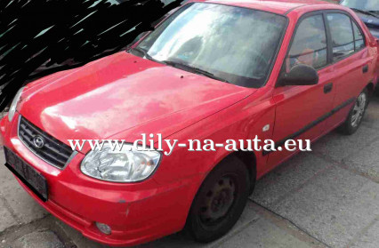 Hyundai Accent červená na náhradní díly Praha / dily-na-auta.eu