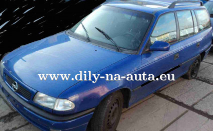 Opel Astra modrá na náhradní díly Praha