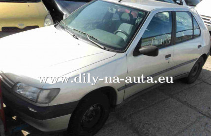 Náhradní díly z vozu Peugeot 306 / dily-na-auta.eu