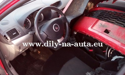 Renault Thalia červená na náhradní díly ČB / dily-na-auta.eu