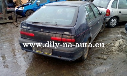 Renault 19 modrá na díly ČB / dily-na-auta.eu