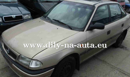 Náhradní díly z vozu Opel Astra