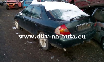 Ford mondeo zelená tmavá na díly ČB / dily-na-auta.eu