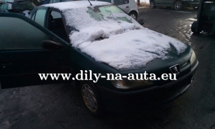 Peugeot 306 zelená na díly České Budějovice / dily-na-auta.eu