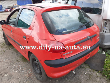 Peugeot 206 červená na náhradní díly Pardubice / dily-na-auta.eu