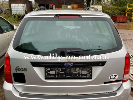 Ford Focus stříbrná na náhradní díly Pardubice / dily-na-auta.eu