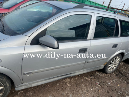 Opel Astra stříbrná na náhradní díly Pardubice