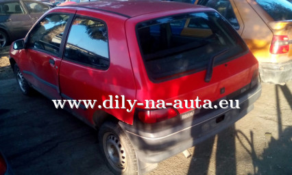 Renault clio červená na náhradní díly ČB / dily-na-auta.eu