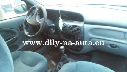 Peugeot 306 modrá na náhradní díly České Budějovice / dily-na-auta.eu