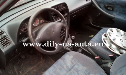 Peugeot 306 tmavě červená na náhradní díly České Budějovice / dily-na-auta.eu